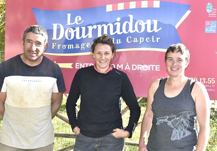 Jean-Pierre Vergès,  Aurélia Chouiden et Claire Devos, les trois associés du Gaec Le Dourmidou